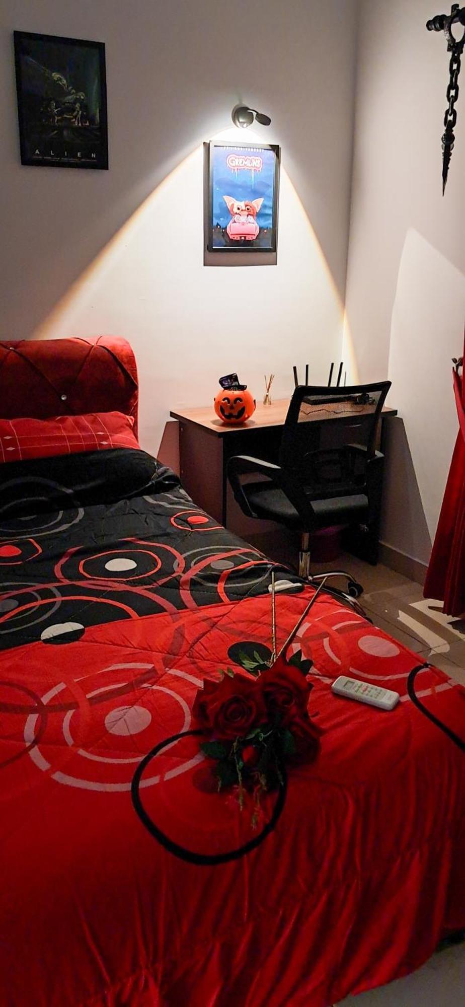 The Red Room Alanis Residence Sepang Exterior photo