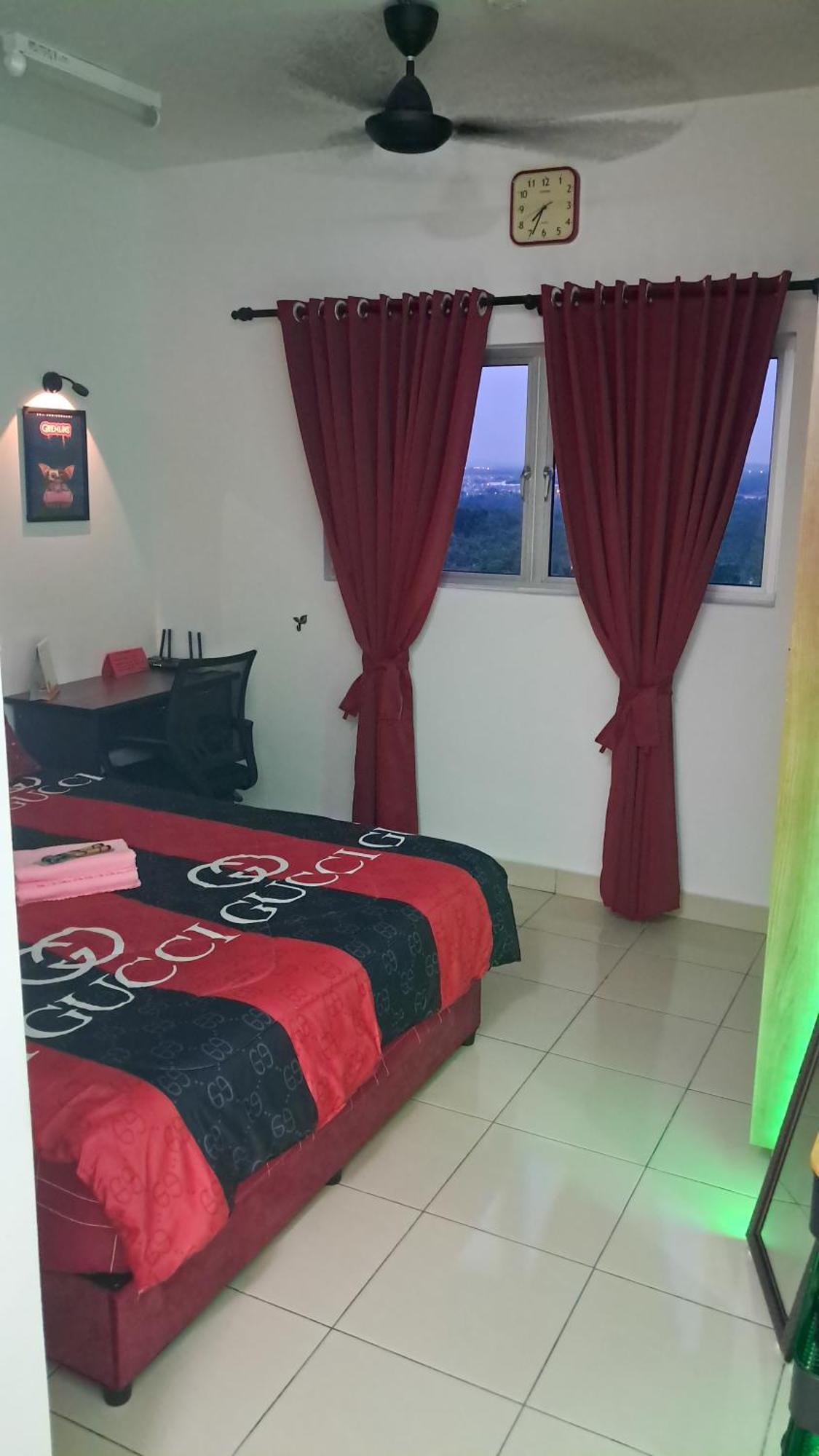 The Red Room Alanis Residence Sepang Exterior photo